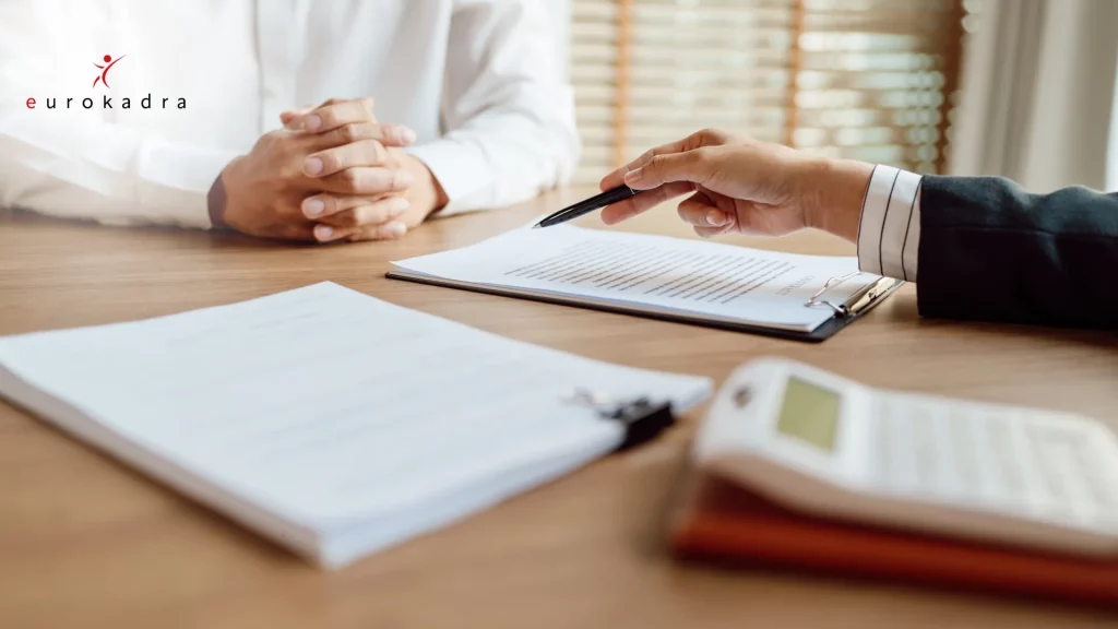 Contrato de trabajo y contrato de mandato: ¿cuáles son las diferencias? 2 Contrato de trabajo y contrato de mandato